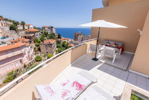 Penthouse Exceptionnel vue Mer proche Monaco Apartment in Monaco