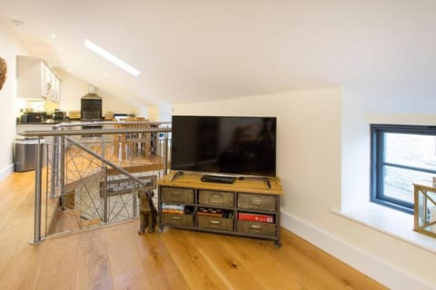 New Loos Cottage, Old School Court House in Stow-on-the-Wold