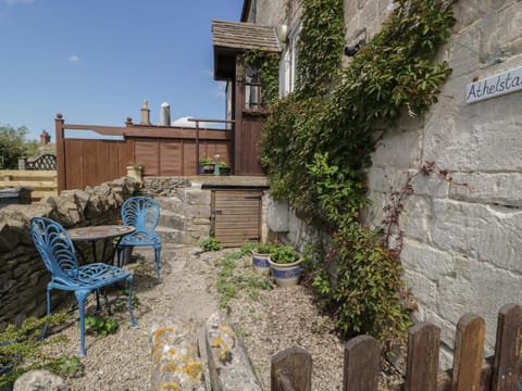 Athelstan Cottage House in Stroud District