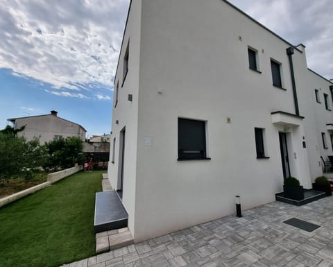 Holiday House Gavran House in Šibenik-Knin County, Croatia