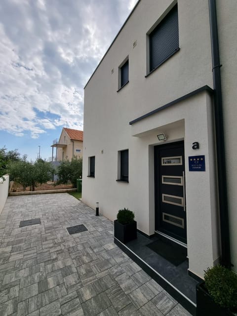 Holiday House Gavran House in Šibenik-Knin County, Croatia