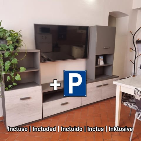 TV and multimedia, Living room, Parking