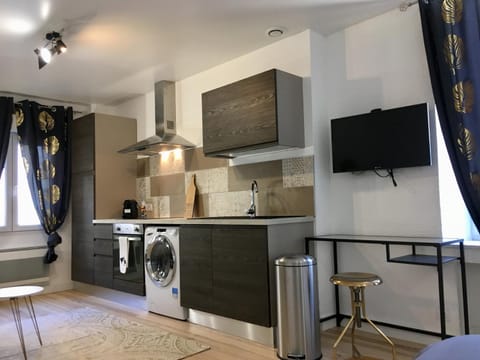 Studio hyper centre, proche gare, entrée indépendante Apartment in Valence