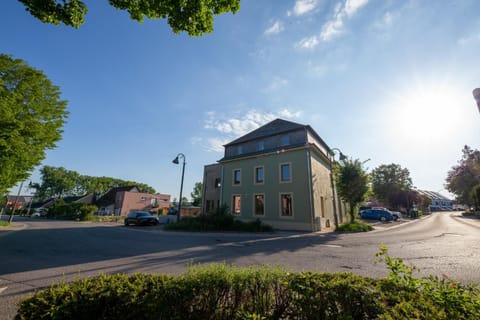 Property building, Neighbourhood, Street view