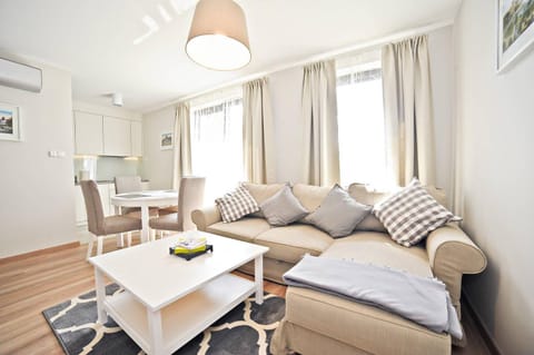 Kitchen or kitchenette, Living room, Seating area, Dining area, Area and facilities