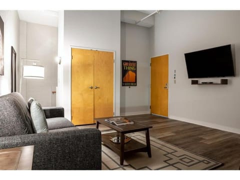 BOLD 2BR 2BA In The Block Apartment by CozySuites! Apartment in Indianapolis