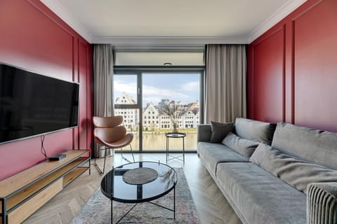 Living room, City view, River view