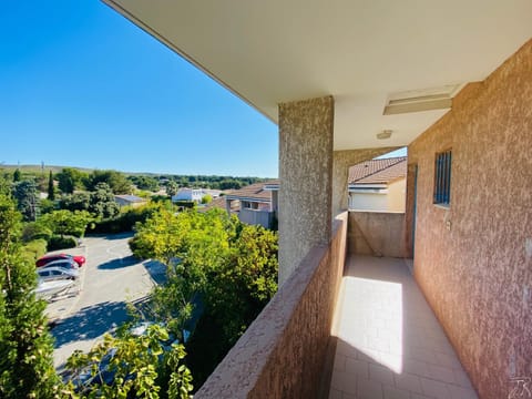 Property building, Natural landscape, View (from property/room), Balcony/Terrace, Parking