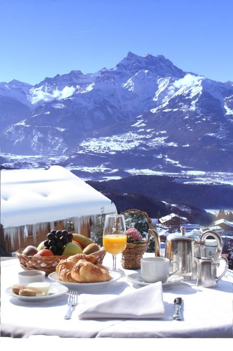 Mountain view, Breakfast, Continental breakfast