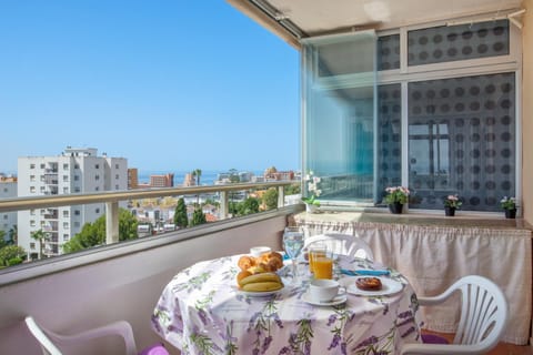 Sweet Holiday Place - Benalmadena Costa Apartment in Torremolinos