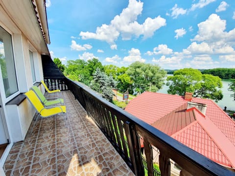 View (from property/room), Balcony/Terrace, Lake view
