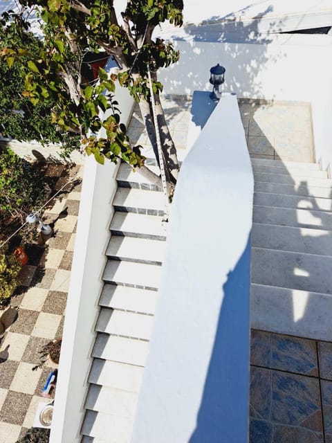 Κυκλαδίτικο σπίτι με θέα Villa Mimika Villa in Perissa