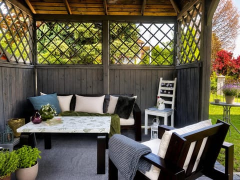 Garden, Seating area