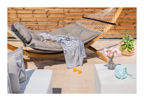 Patio, View (from property/room), Balcony/Terrace, Seating area, Garden view, Landmark view, Street view, Sunrise, Quiet street view