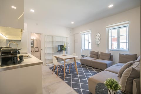 Communal lounge/ TV room, Kitchen or kitchenette, Living room