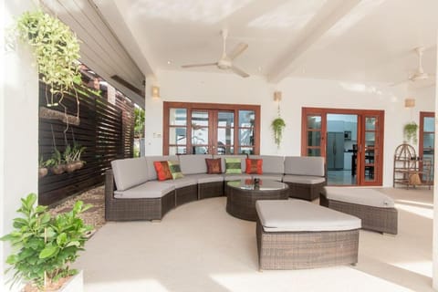 Malee Beach A1 Villa in Sala Dan