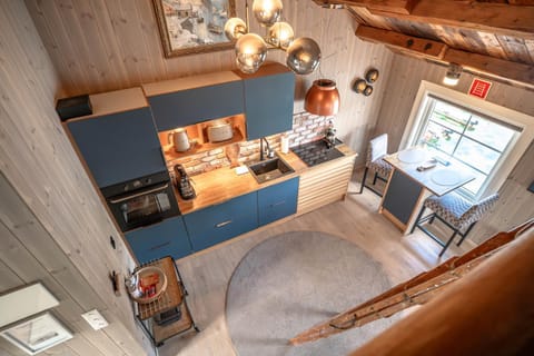 Rostad Retro Rorbuer House in Lofoten