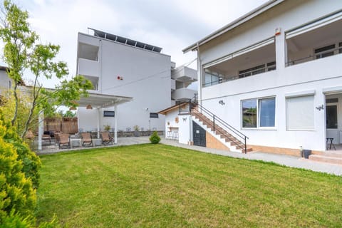 Garden, Garden view, Garden view