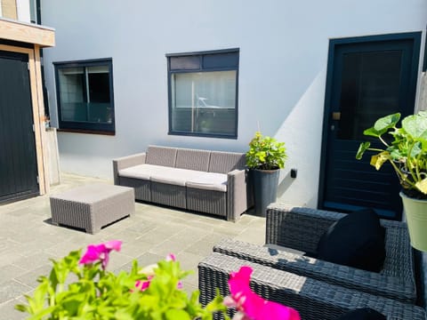 Beach House Parallel Apartment in Noordwijk