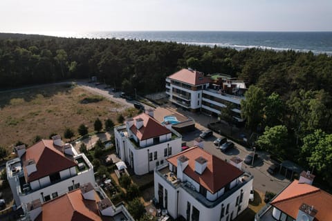 Property building, Day, Neighbourhood, Natural landscape, Bird's eye view, Sea view, Location, Parking