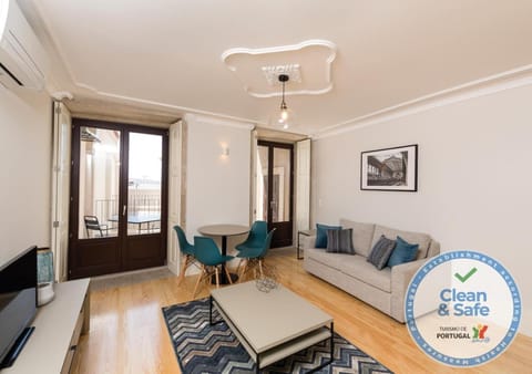 Living room, Logo/Certificate/Sign, Family