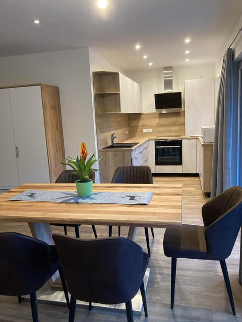 Decorative detail, Area and facilities