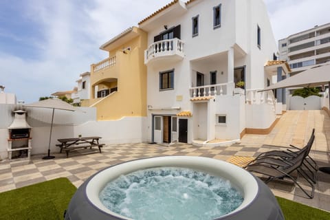 Property building, Patio, Solarium, Spa and wellness centre/facilities