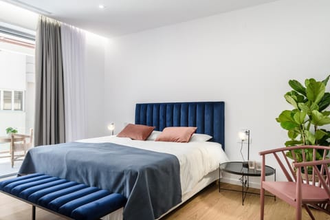 Bed, Photo of the whole room, Bedroom