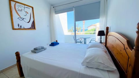 Bed, Balcony/Terrace, Bedroom, Sea view