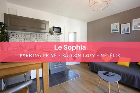 TV and multimedia, Living room, Seating area, kitchen