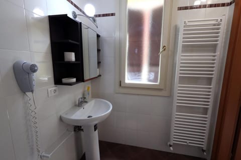 casadiviaappia Bed and Breakfast in Imola