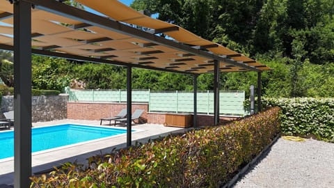 Swimming pool, sunbed