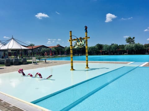 Swimming pool, Swimming pool