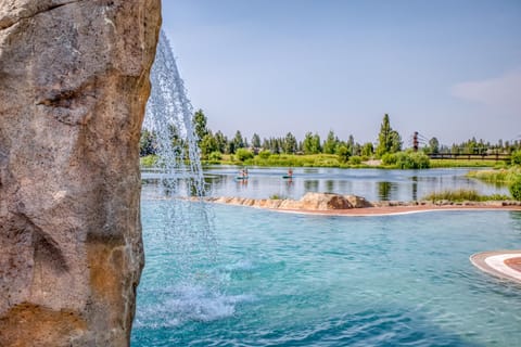 Maison du Poulet House in Oregon