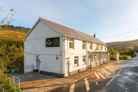 Property building, Street view