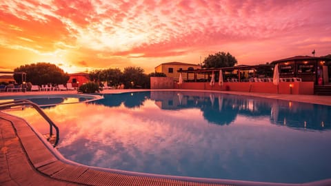 Garden, Swimming pool, Swimming pool