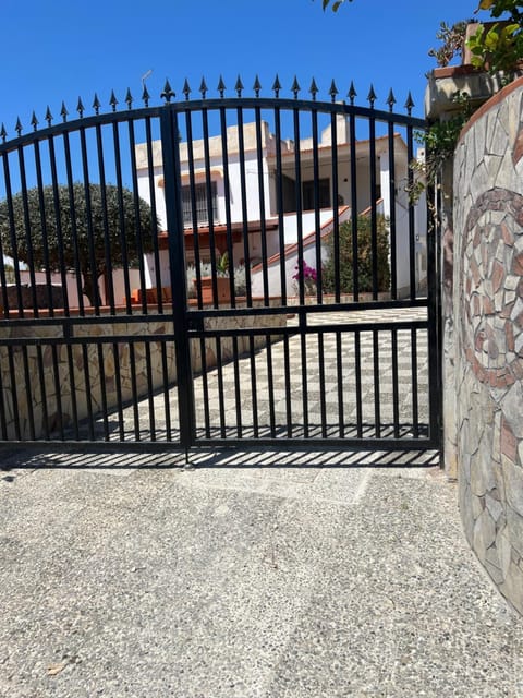 Facade/entrance, Day, Parking