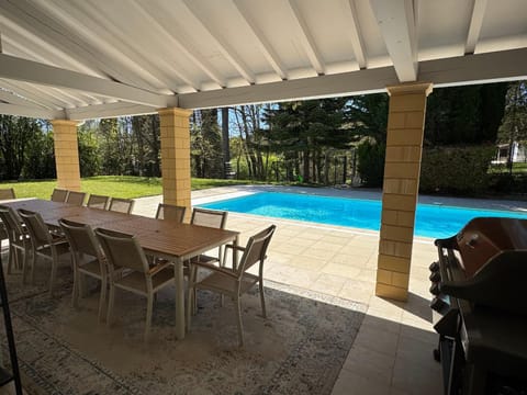 Dining area, Swimming pool