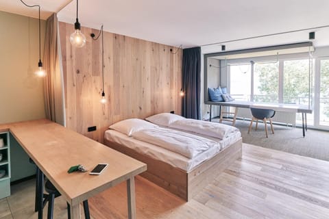 On site, Lake view, Swimming pool, Swimming pool