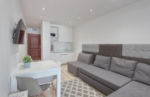 Kitchen or kitchenette, Dining area, pet friendly