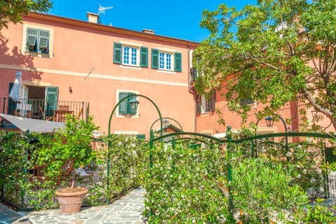 Property building, Patio, Garden