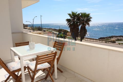 Patio, Day, Natural landscape, View (from property/room), Balcony/Terrace, Living room, Seating area, Dining area, Sea view