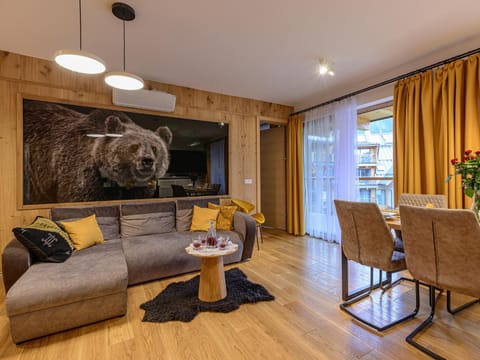 Living room, Seating area, Dining area