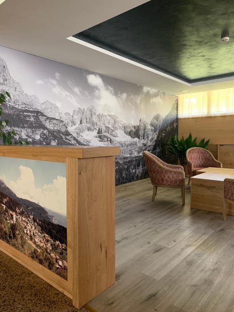 Communal lounge/ TV room, Lounge or bar