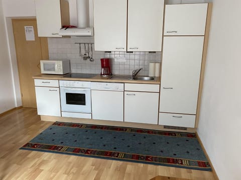 Coffee/tea facilities, Kitchen or kitchenette