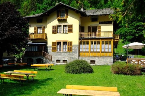 Property building, Garden