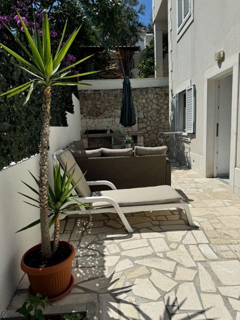 Seating area, Garden view