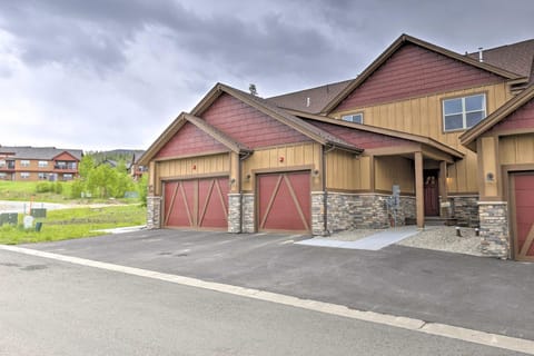 Fraser Retreat, Walk to Ski Shuttle and Main St House in Fraser