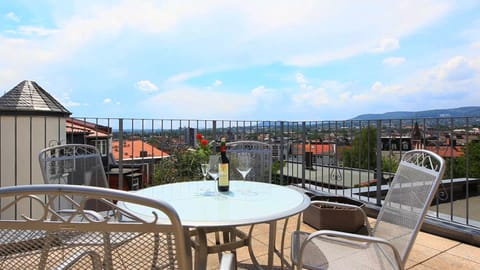 View (from property/room), Balcony/Terrace