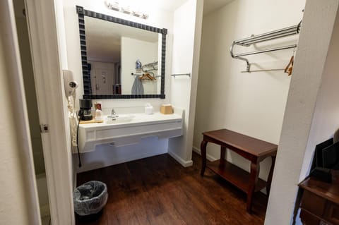 American Inn & Suites Russellville Motel in Russellville